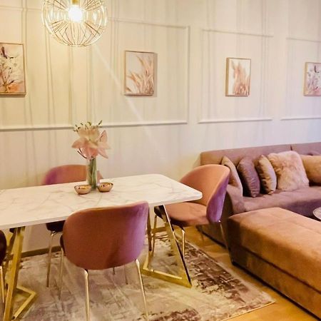 バニャ・ルカStan Na Dan "Apartman Purple"アパートメント エクステリア 写真