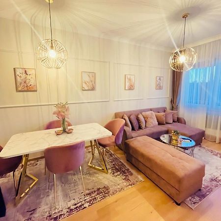 バニャ・ルカStan Na Dan "Apartman Purple"アパートメント エクステリア 写真