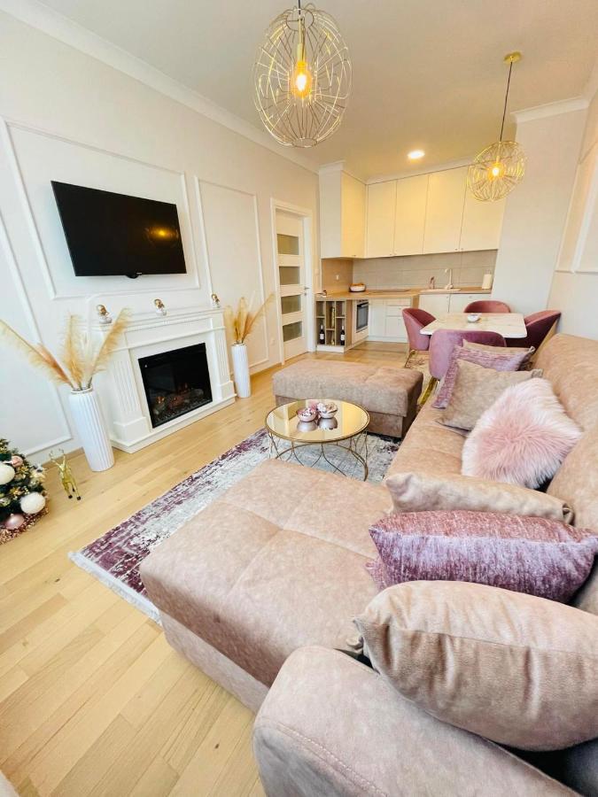 バニャ・ルカStan Na Dan "Apartman Purple"アパートメント エクステリア 写真