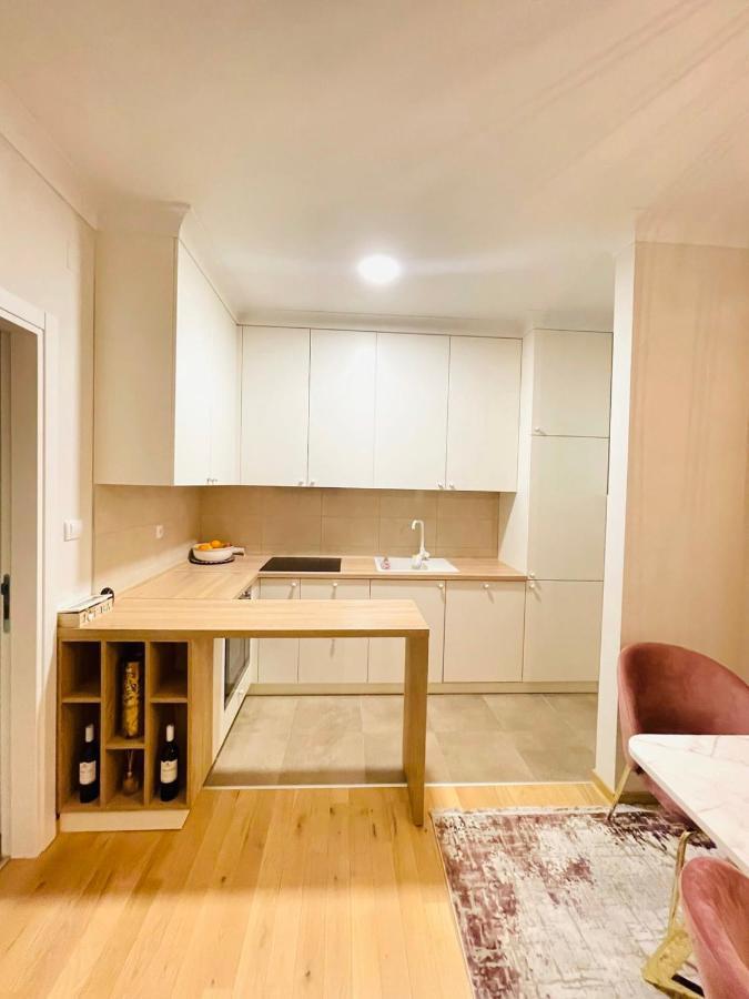 バニャ・ルカStan Na Dan "Apartman Purple"アパートメント エクステリア 写真