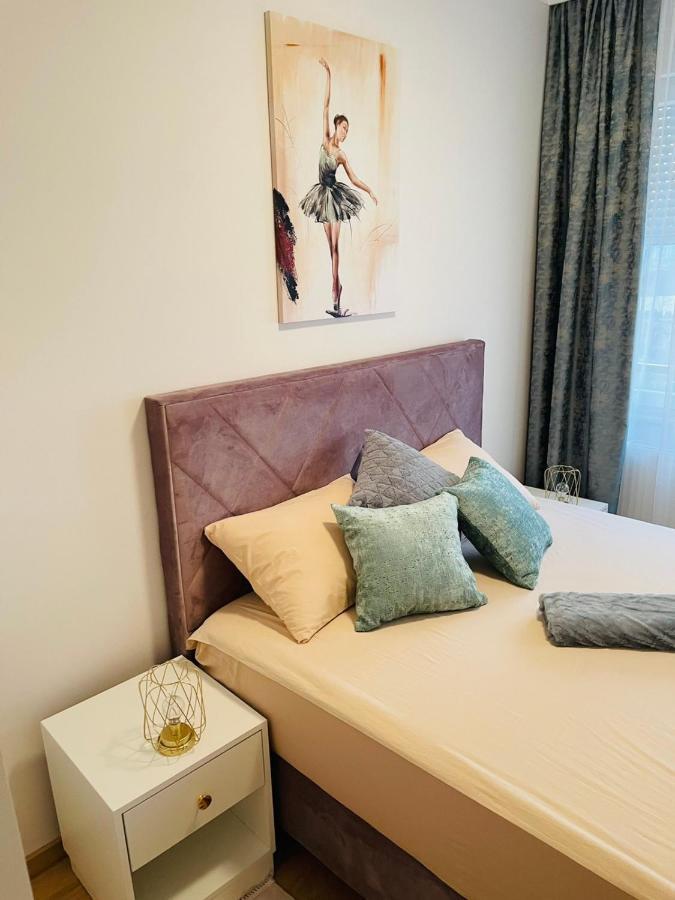 バニャ・ルカStan Na Dan "Apartman Purple"アパートメント エクステリア 写真