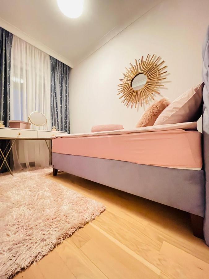 バニャ・ルカStan Na Dan "Apartman Purple"アパートメント エクステリア 写真