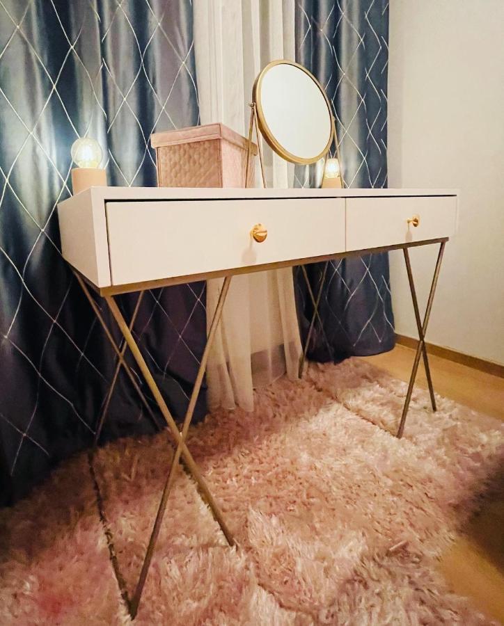 バニャ・ルカStan Na Dan "Apartman Purple"アパートメント エクステリア 写真